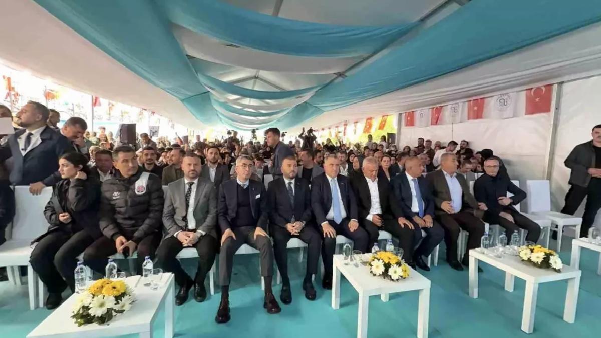 Bakan Bak: “Türkiye’de son 23 yılda spor tesisleri ihtilali yaşanmaktadır”