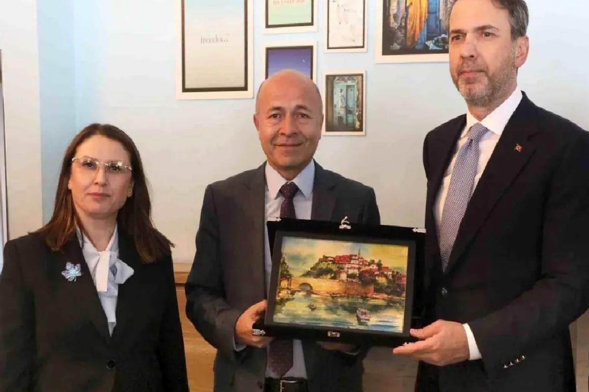 Bakan Bayraktar Amasra’da Belediye Lideri Çakır’ı Ziyaret Etti