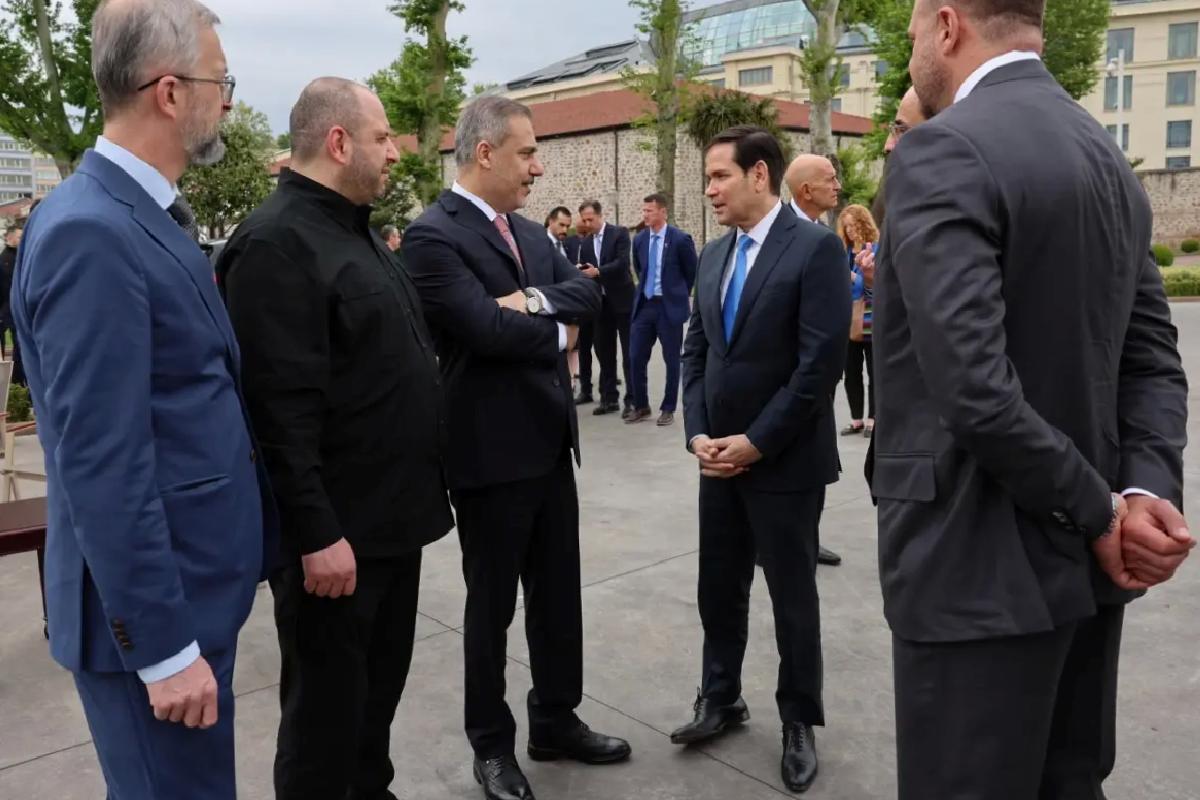 Bakan Fidan ve ABD’li mevkidaşı ortasında samimi sohbet