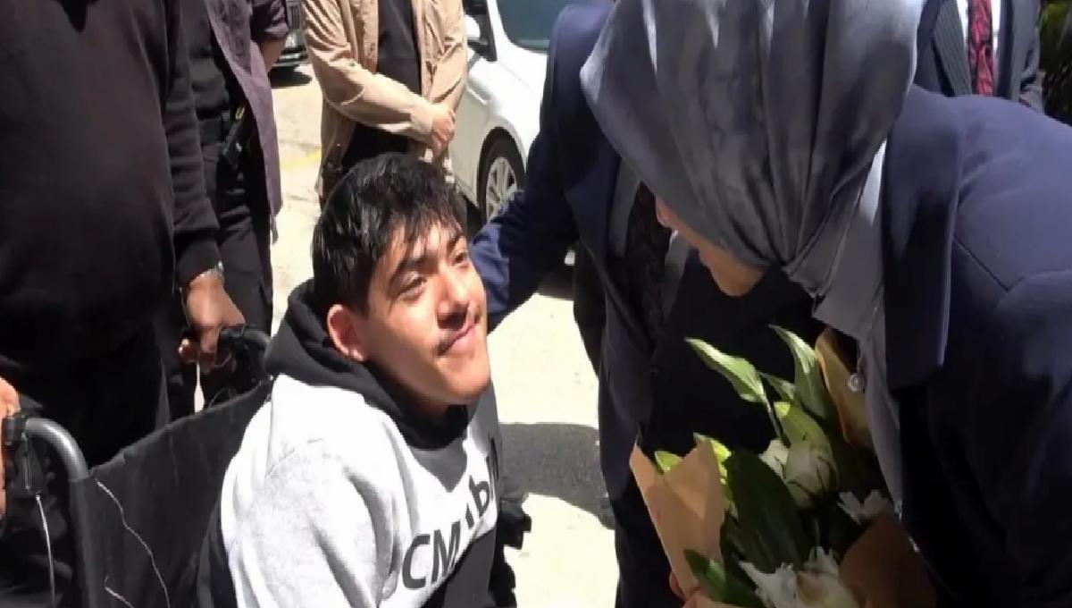 Bakan Göktaş’tan Özel Gereksinimli Abdullah’a Ilgi