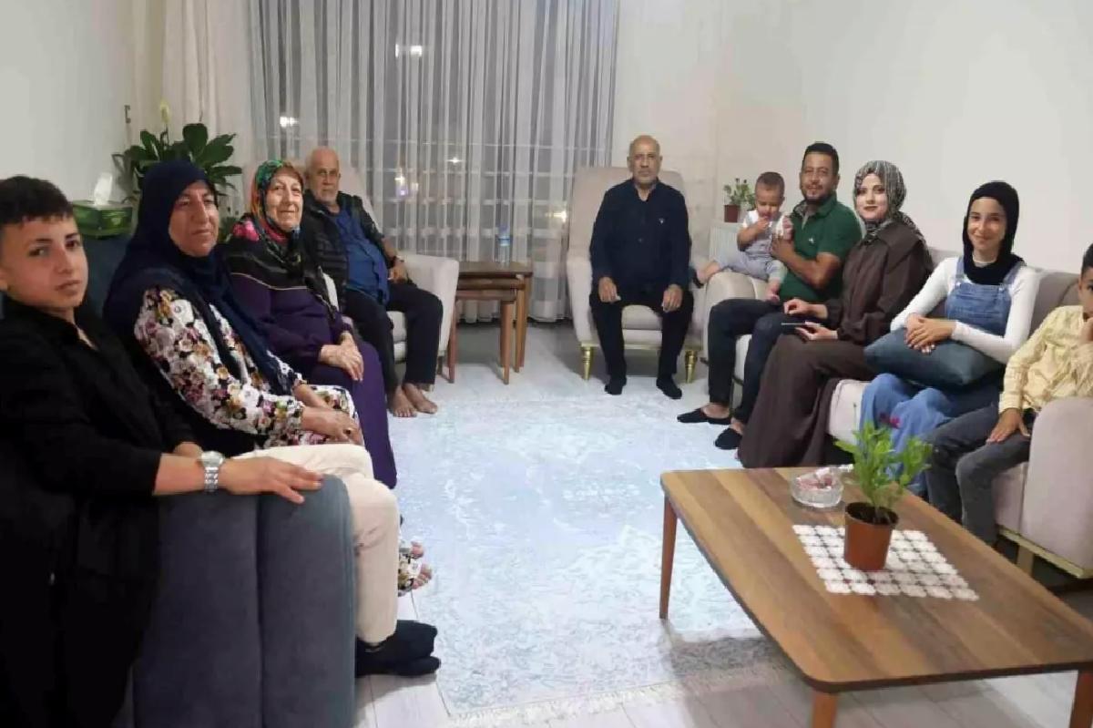 Bakan Kurum, Çakıcı Ailesi’nin Yeni Meskenini Ziyaret Etti