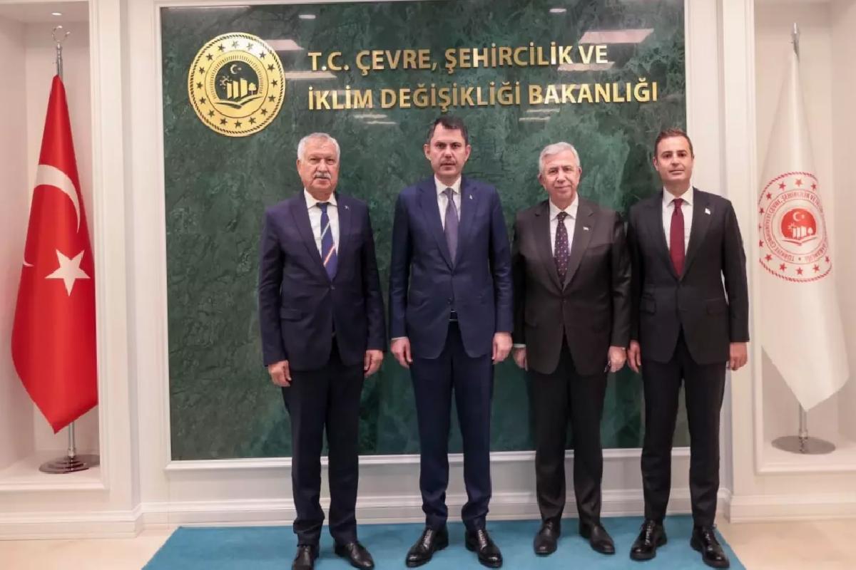 Bakan Kurum, Yerel Yönetimlerle İşbirliğini Güçlendiriyor