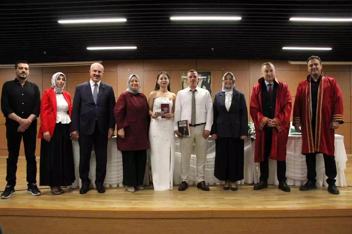 Bakan Yardımcısı Yenigün, evlilik için devlet dayanağı alan çiftin nikah şahitliği yaptı