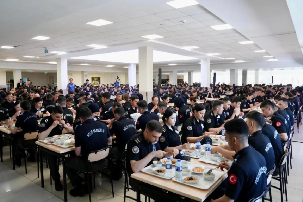 Bakan Yerlikaya’dan Polis Akademisi Ziyareti