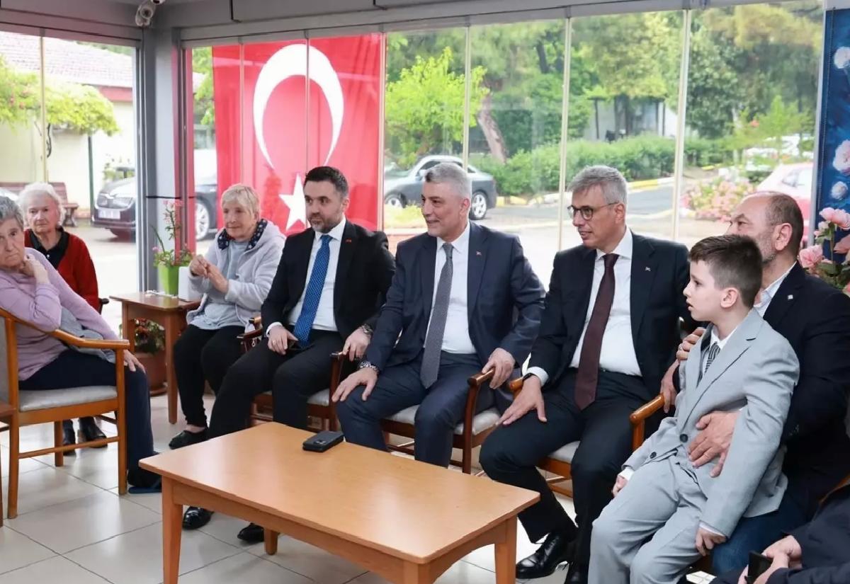 Bakanlar Huzurevi ve Çocuk Meskenlerini Ziyaret Etti