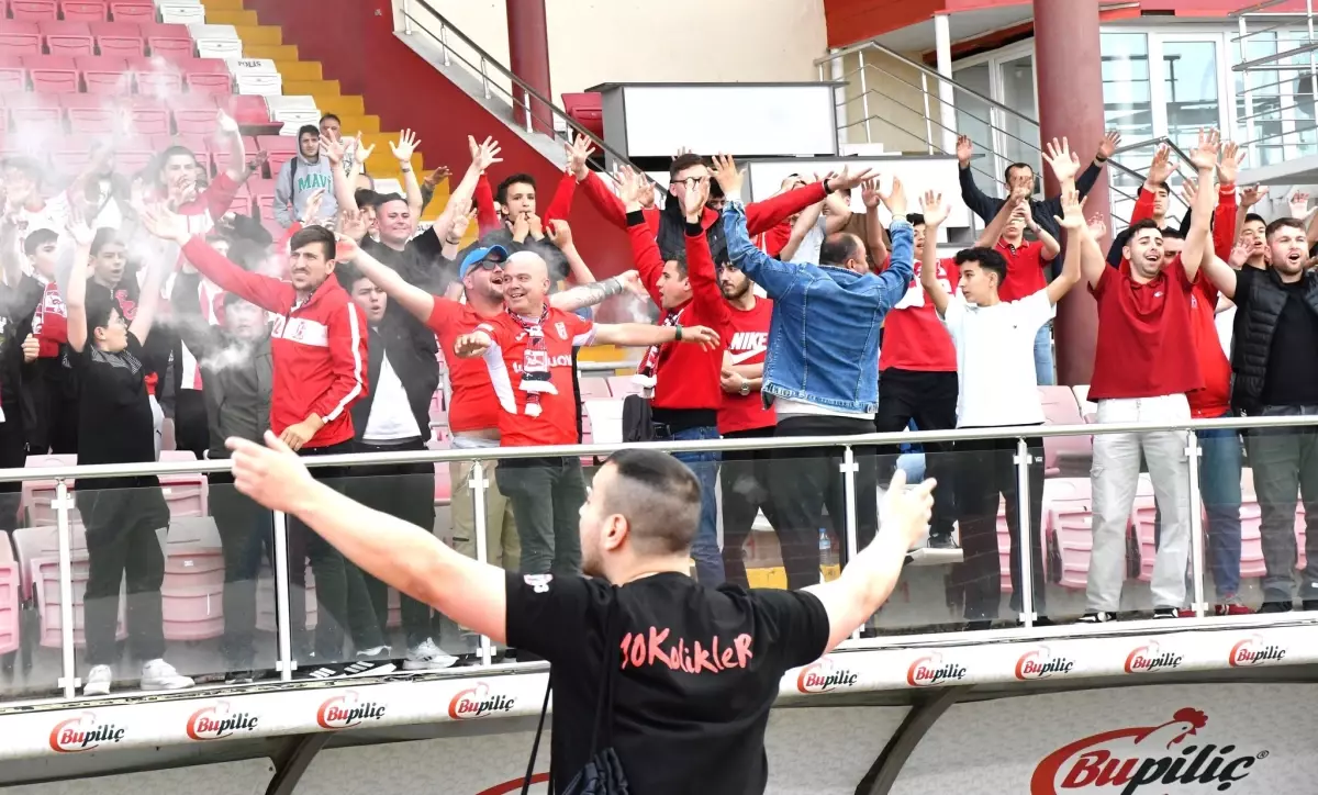 Balıkesirspor’a Taraftardan Moral Takviyesi