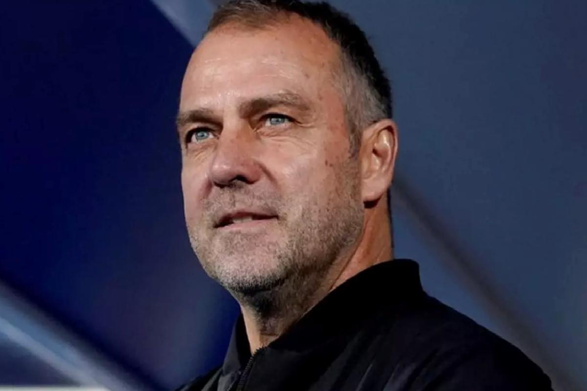Barcelona, Hansi Flick’in mukavelesini 2027’ye kadar uzattı