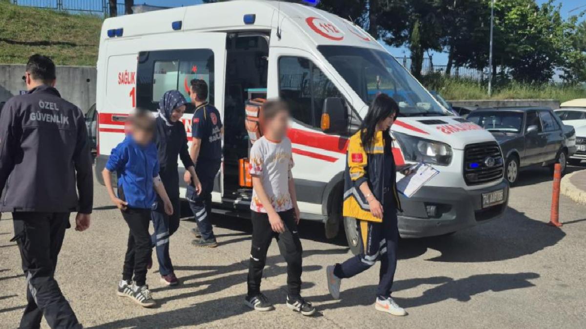 Bartın’da çöpte bulunan jelibonu yiyen 17 öğrenci hastanelik oldu