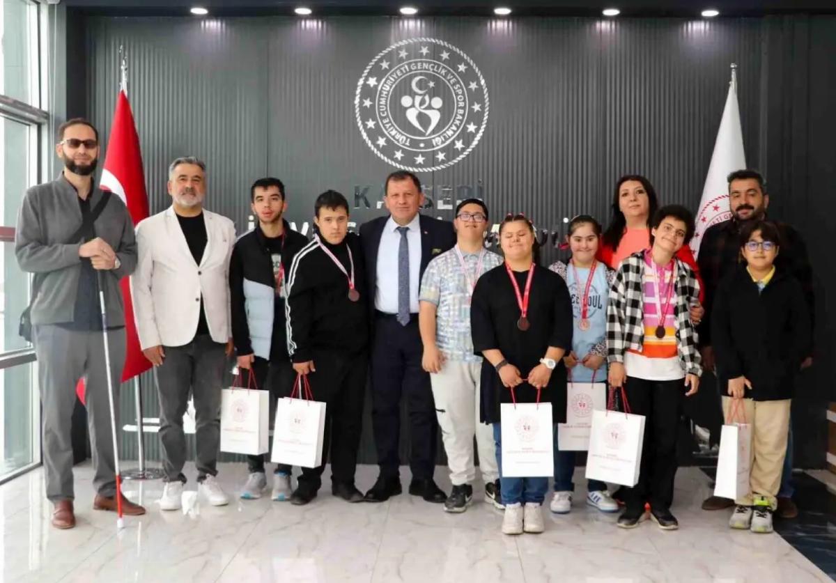 Başarılı Atletler Kayseri’de Ziyaret