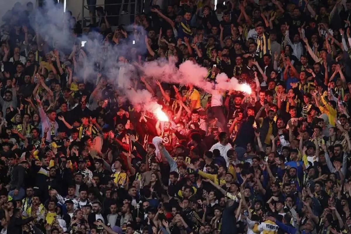 Bavulunu bile topladı! Yıldız futbolcu Fenerbahçe’den ayrılıyor