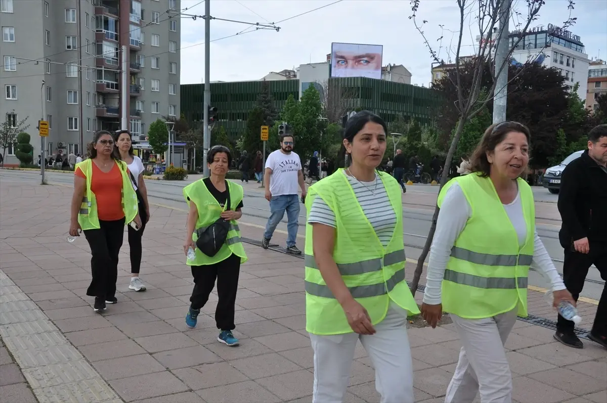 Bayan Emekçiler Haksızlığa Karşı Yürüyüşte