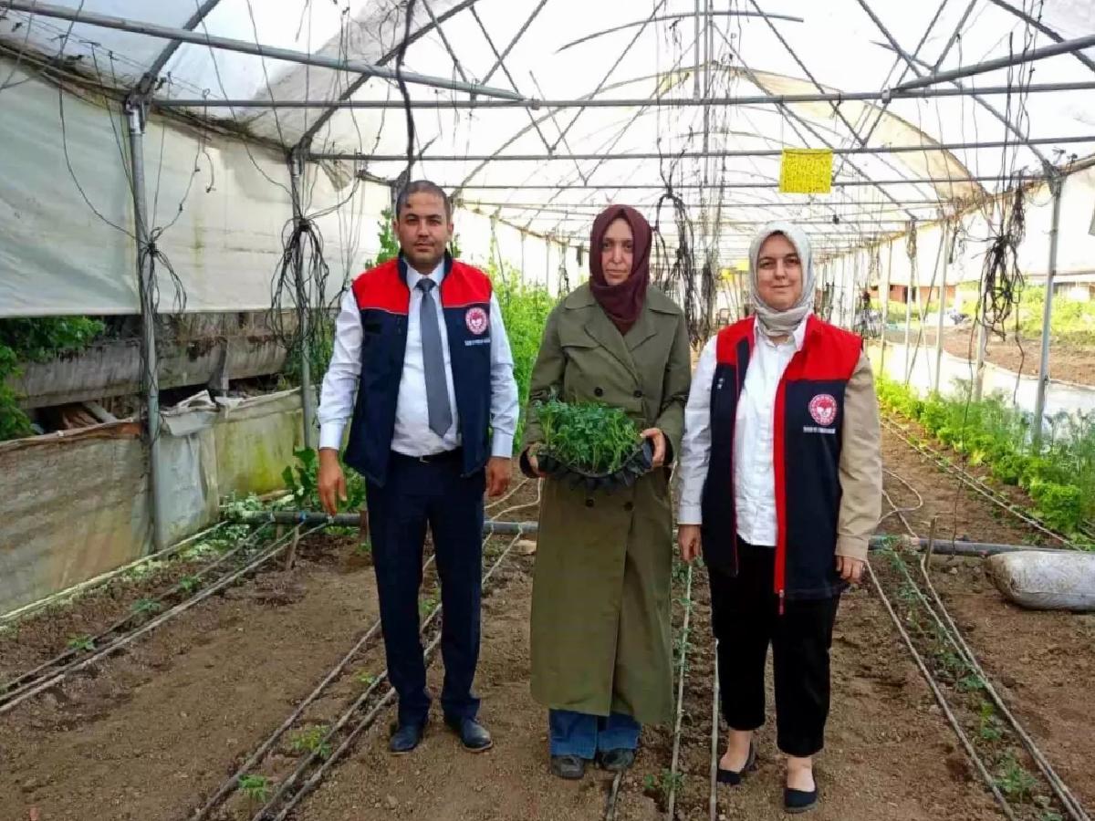 Bayan Üreticilerin Seralarına Ziyaret