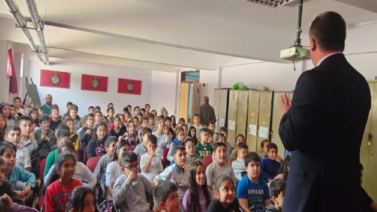 Bayat’ta öğrencilere vergi şuuru anlatıldı