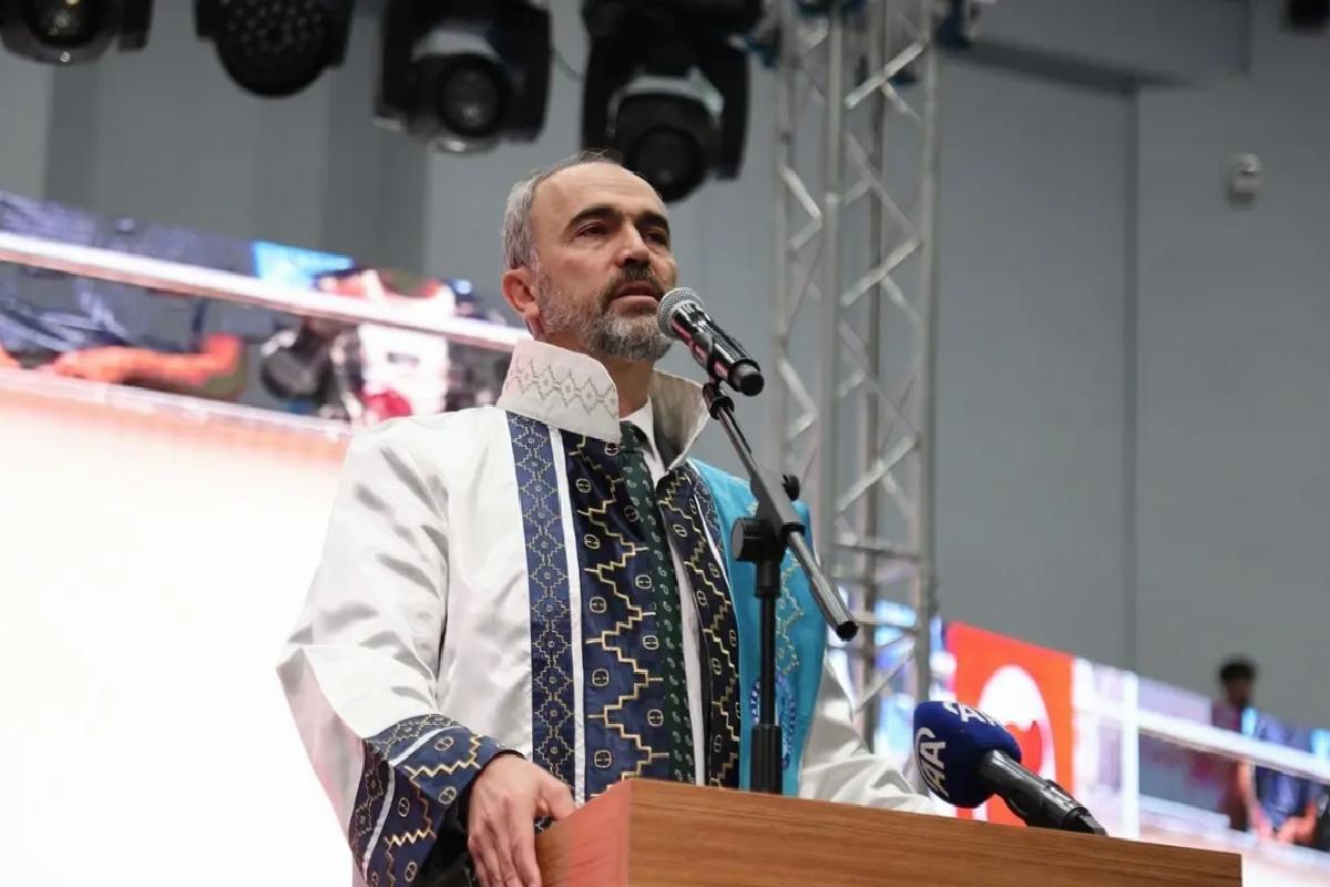 Bayburt Üniversitesi’nde Filistin’e Dayanak Mezuniyet Merasimi