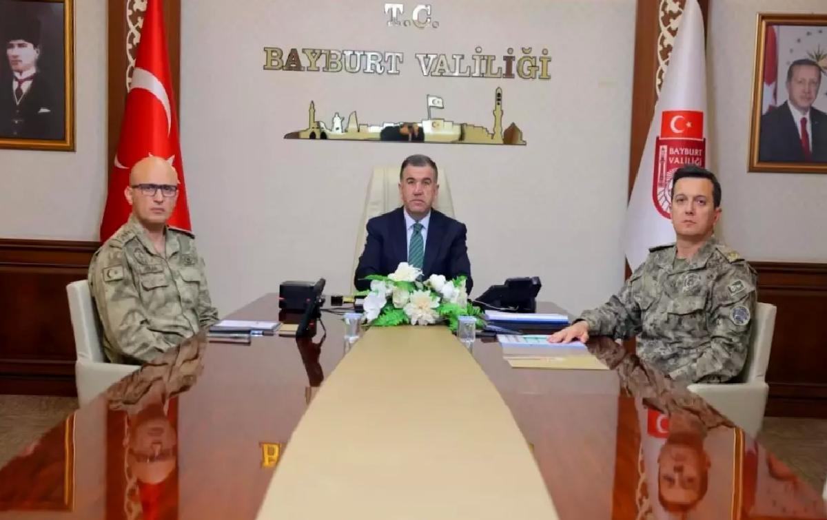 Bayburt Valisi Güvenlik Toplantısına Katıldı