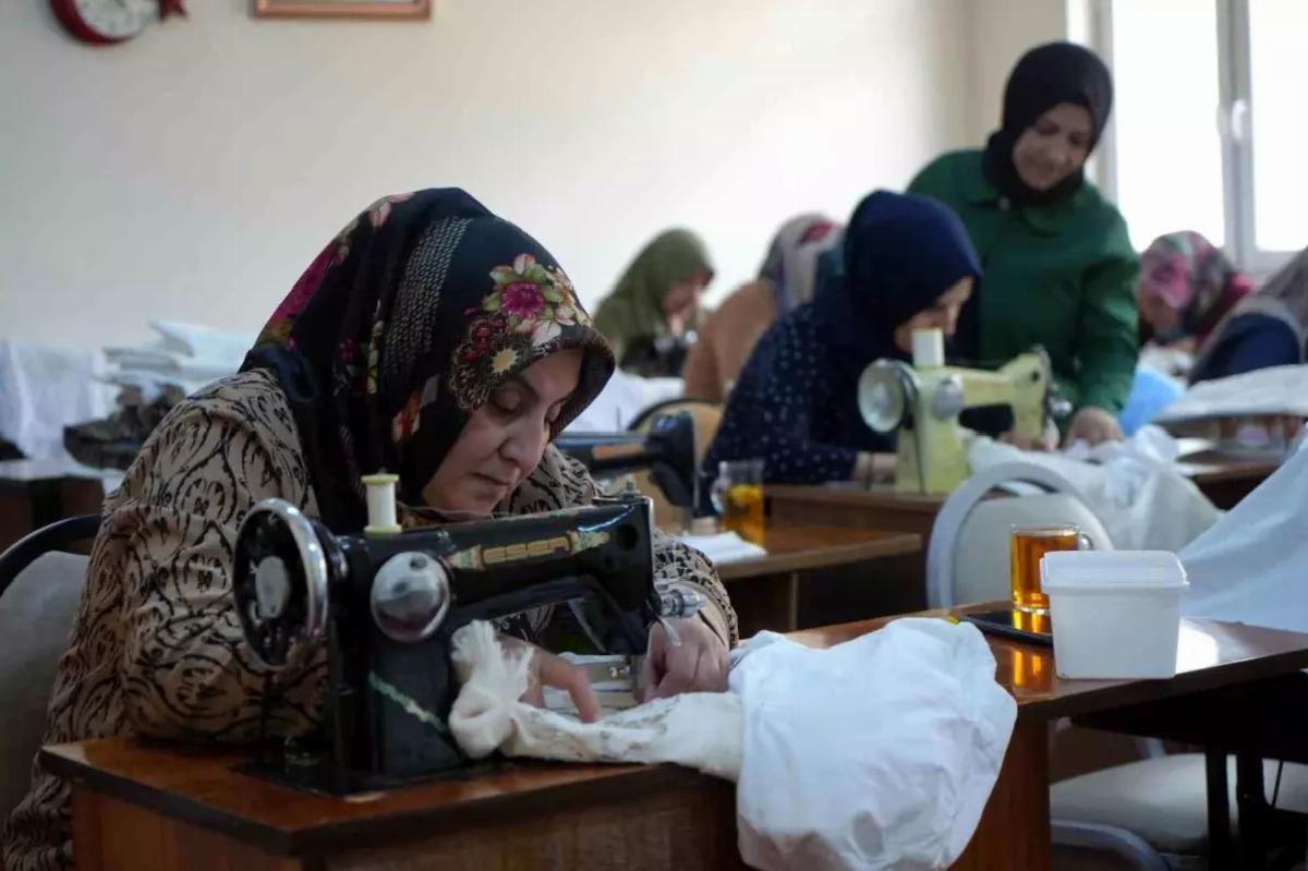 Bayburtlu Bayanlar Beyaz İş Nakışlarıyla İktisada Katkı Sağlıyor