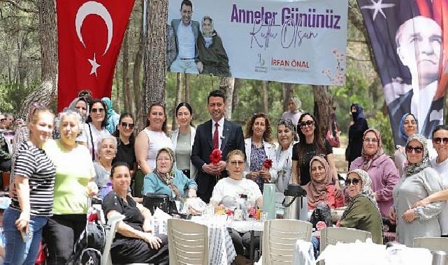 Bayraklı’da Anneler Günü Kutlaması