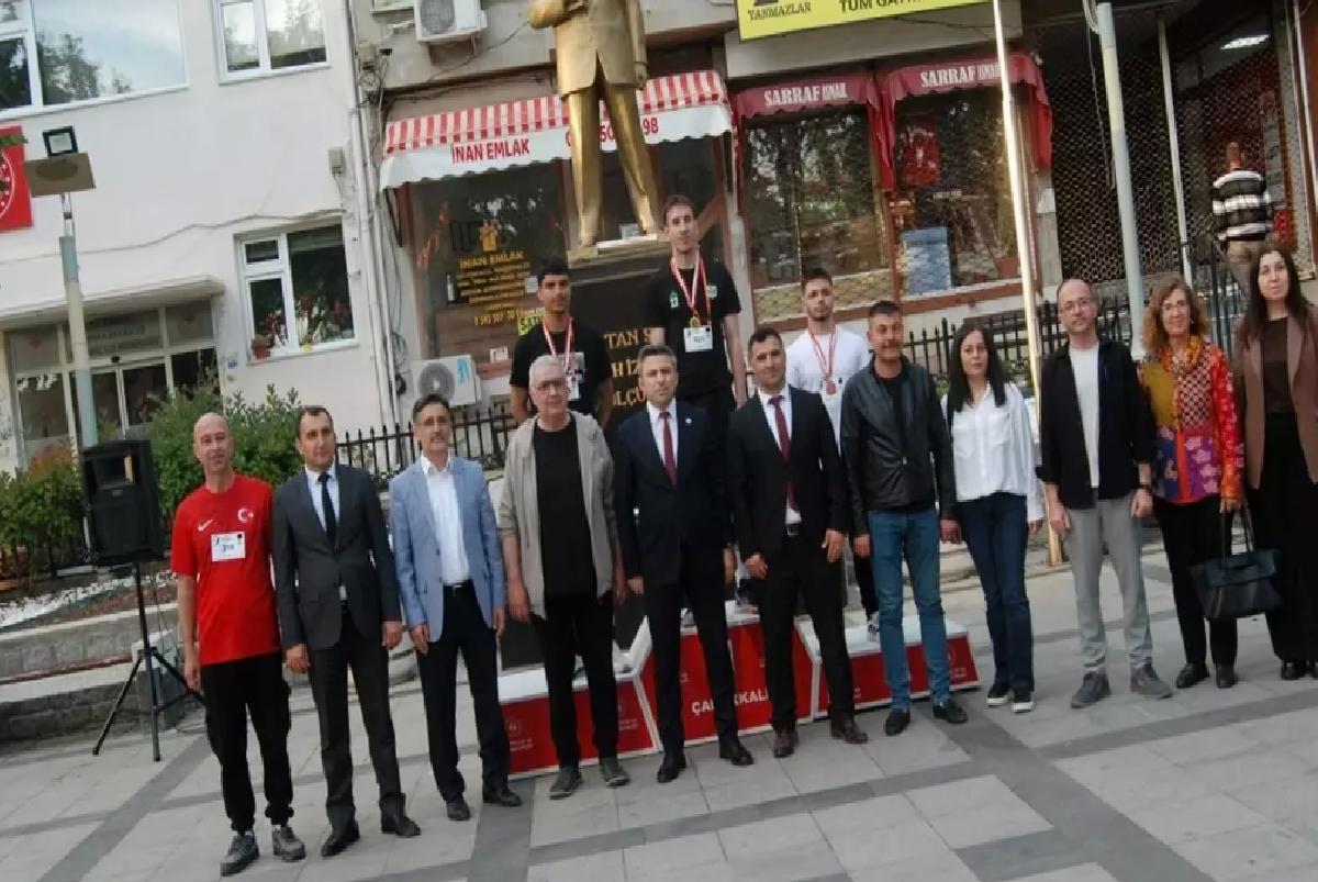 Bayramiç’te Atatürk İçin Koşu Düzenlendi