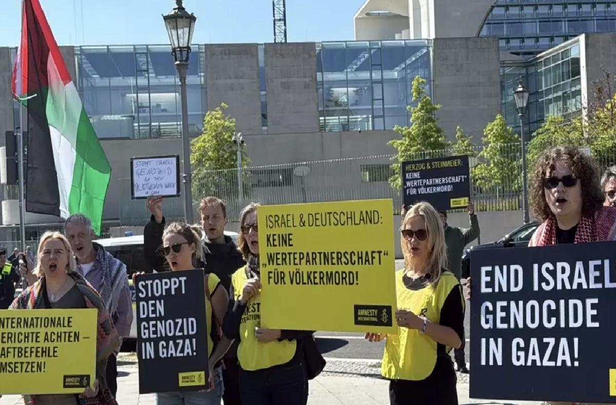 Berlin’de İsrail Cumhurbaşkanı’na Protesto
