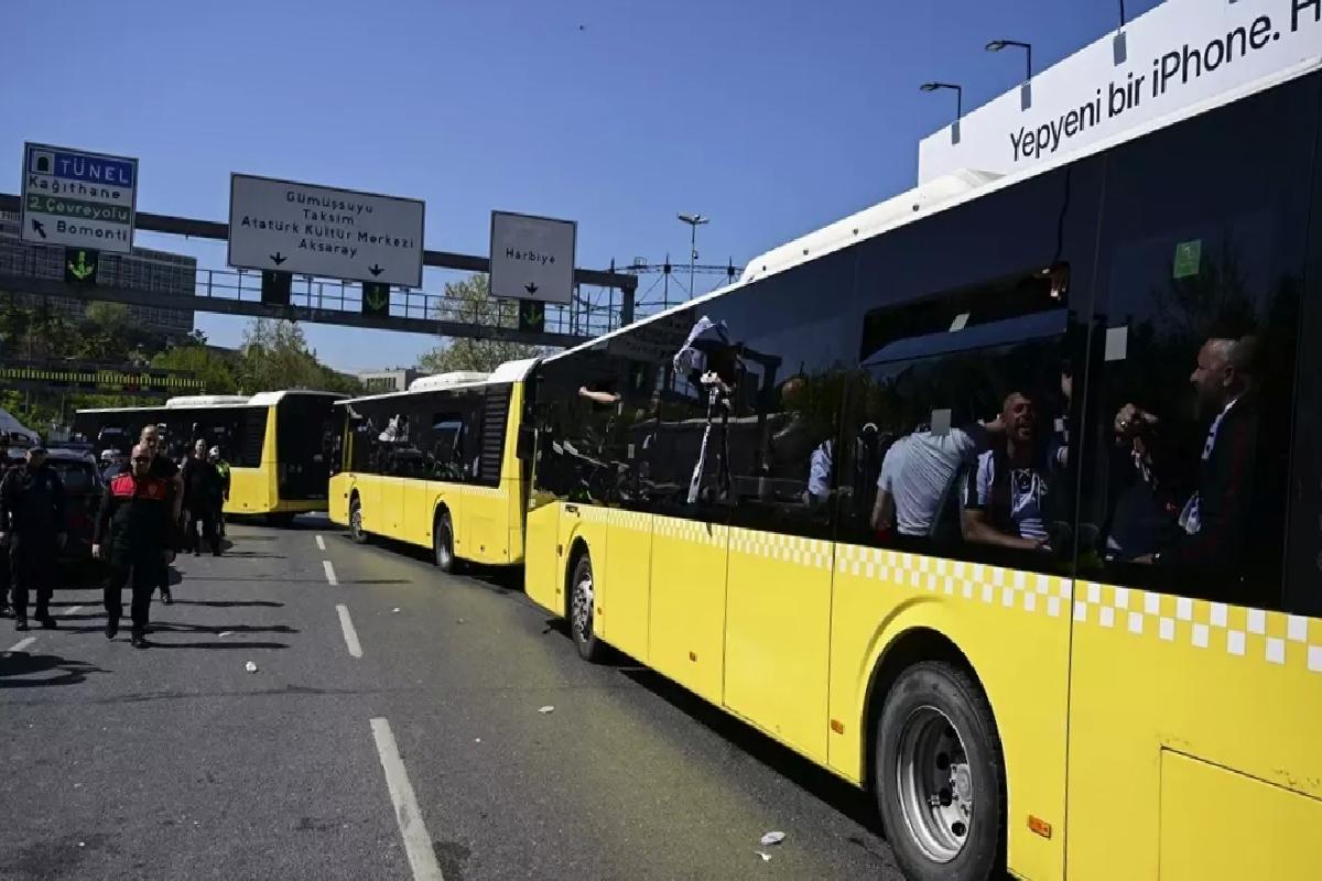 Beşiktaş Taraftarları Derbiye Yola Çıktı