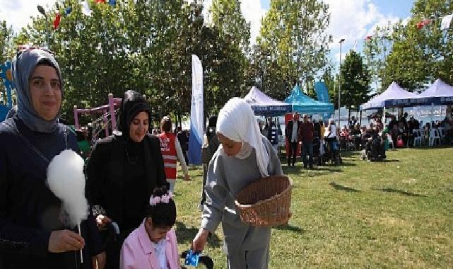 Beyaz Kalpler öğrencilerinden örnek davranış