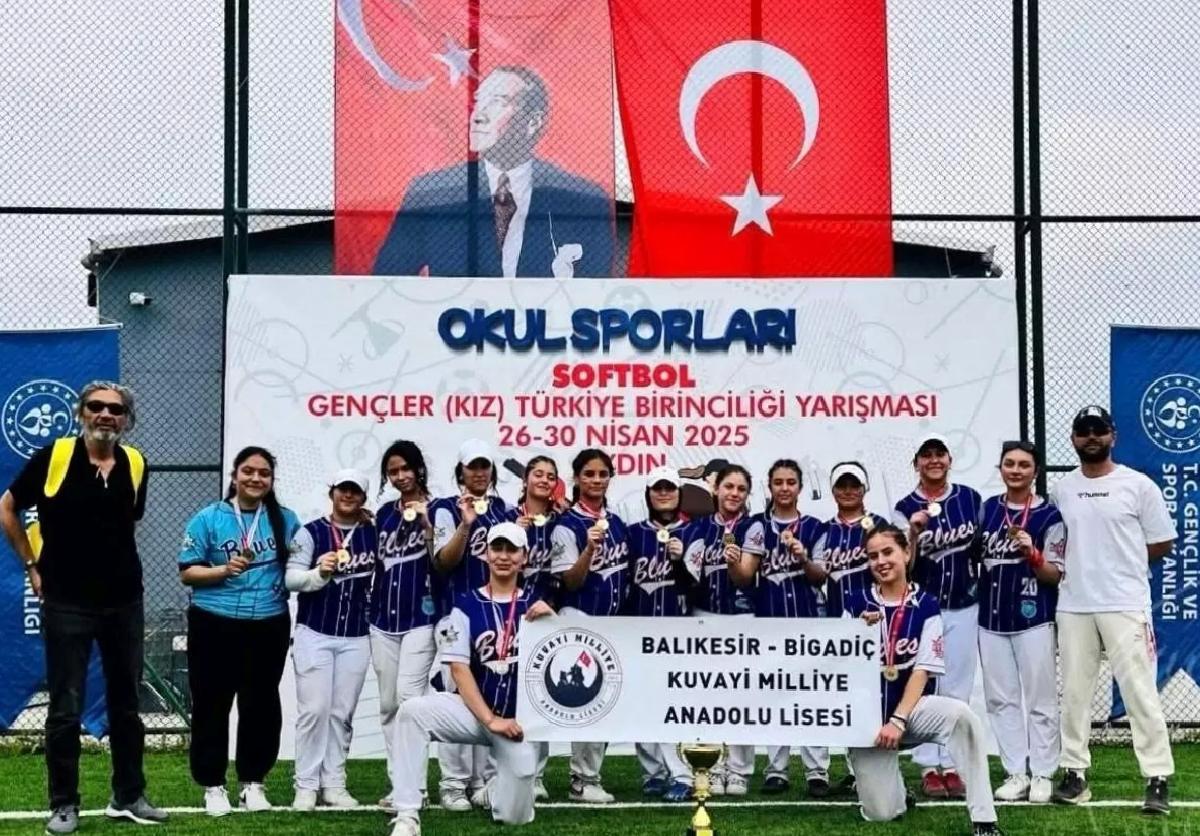 Bigadiç Lisesi Softbol Şampiyonu