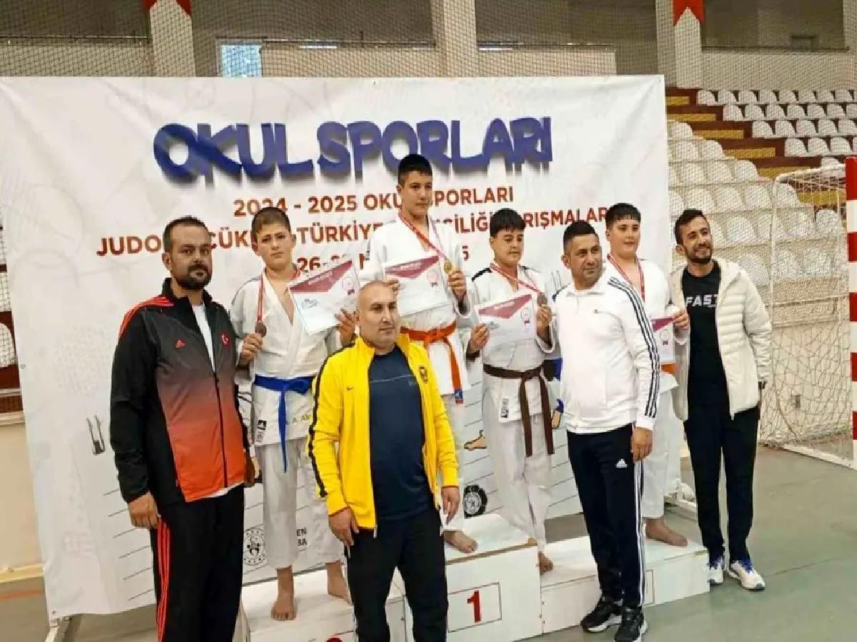 Bilecikli Genç Judo Sportmeni İkincilik Elde Etti