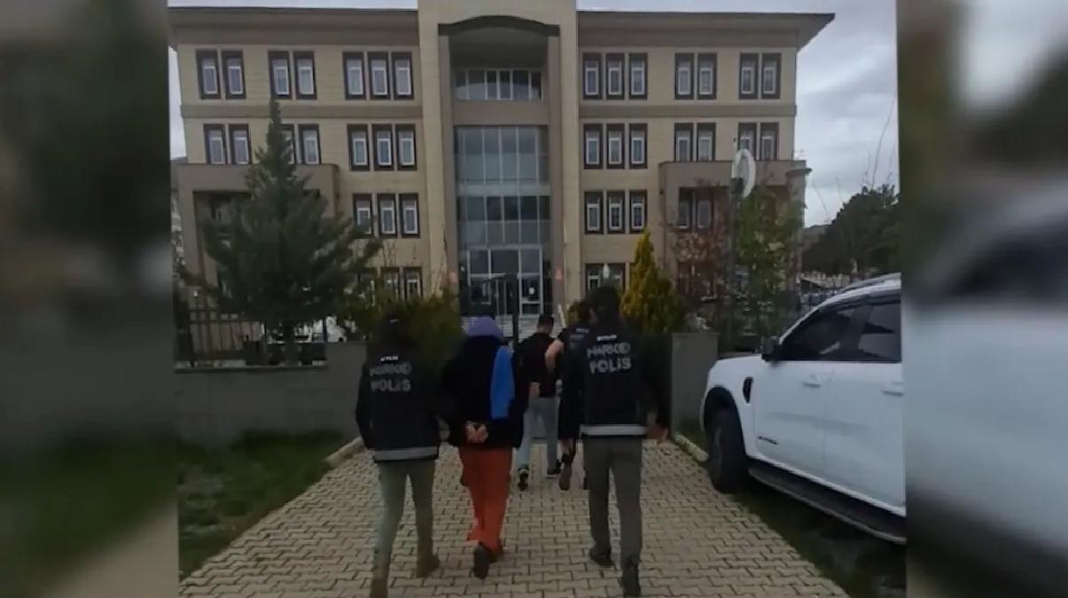Bitlis’te Otobüste 3.7 Kilo Uyuşturucu Ele Geçirildi