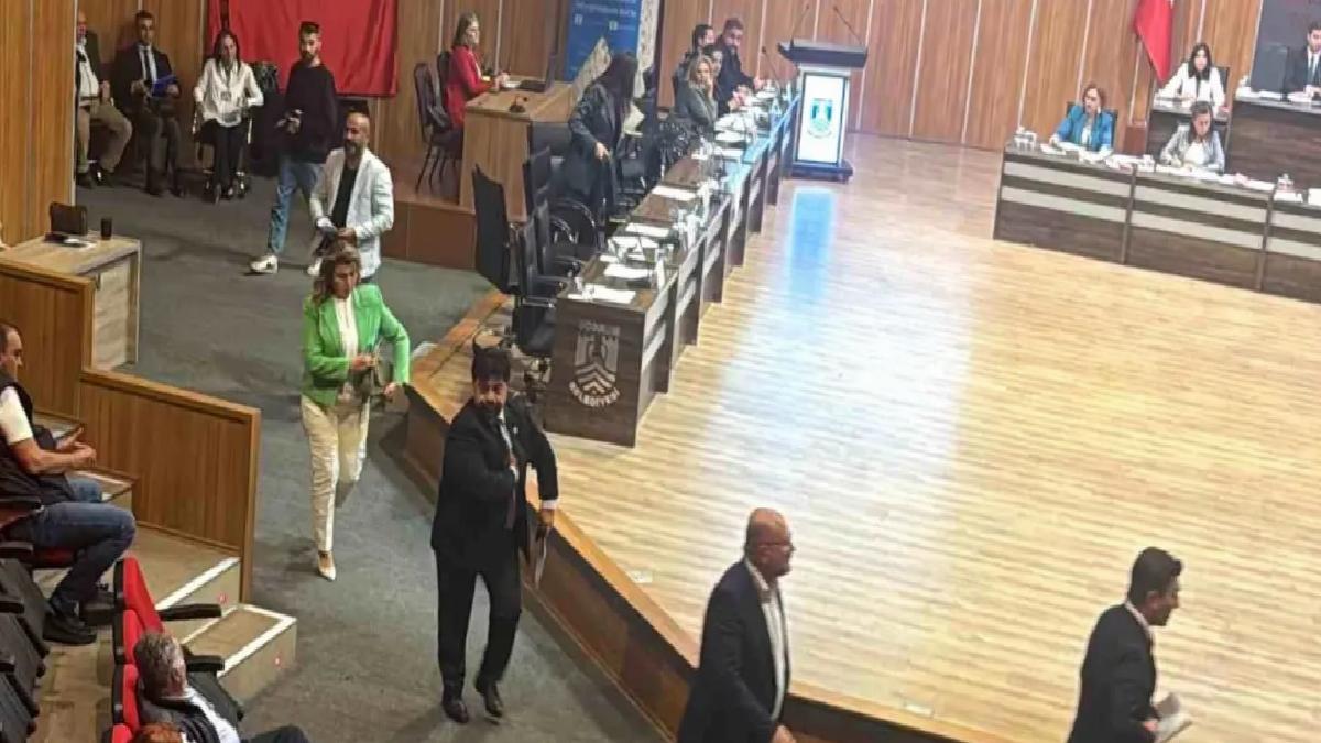 Bodrum Belediyesi Meclis Toplantısında Tartışma ve Protesto