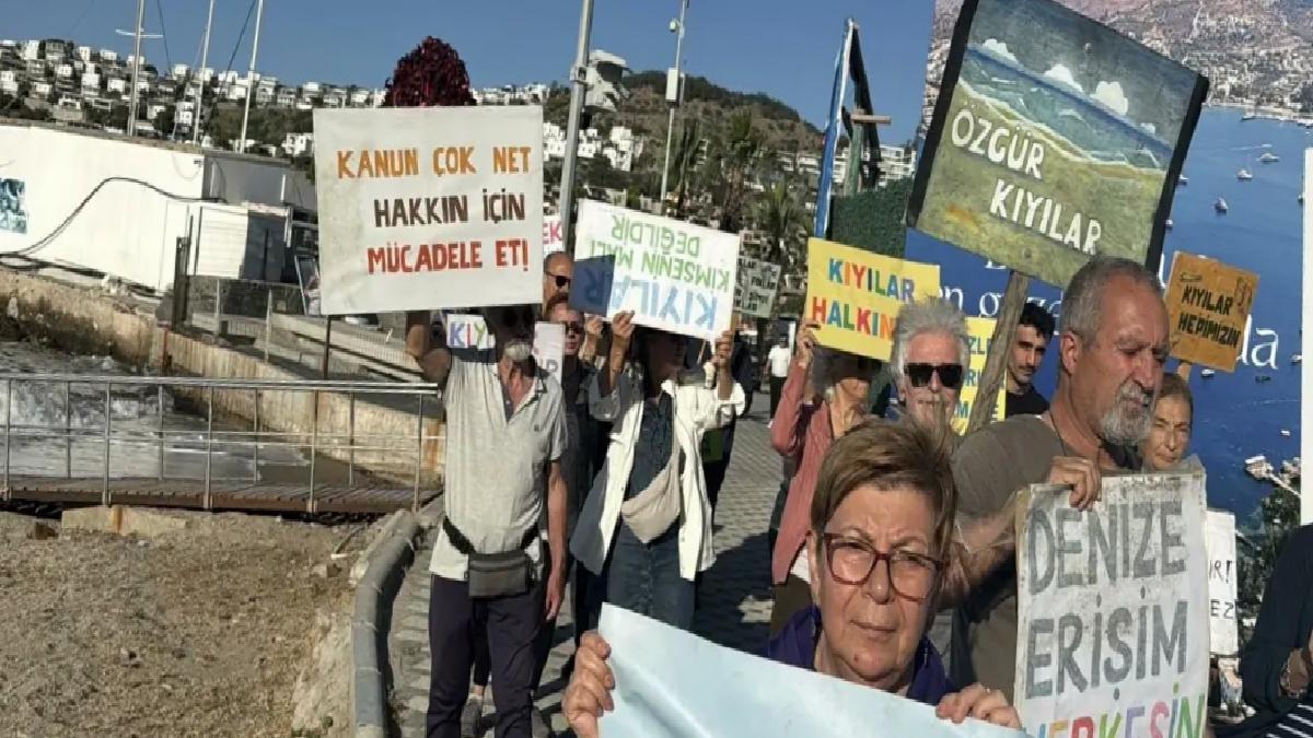 Bodrum’da Kaçak İskelelere Protesto