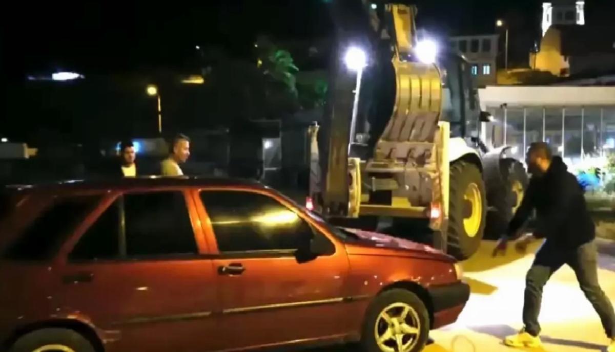 Bozcaada’da Alkollü Şoför Limanda Kaza Yaptı