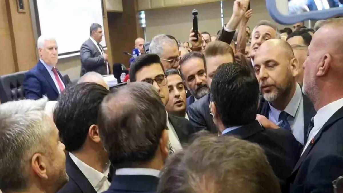 Bursa Meclis Toplantısında Gergin Anlar