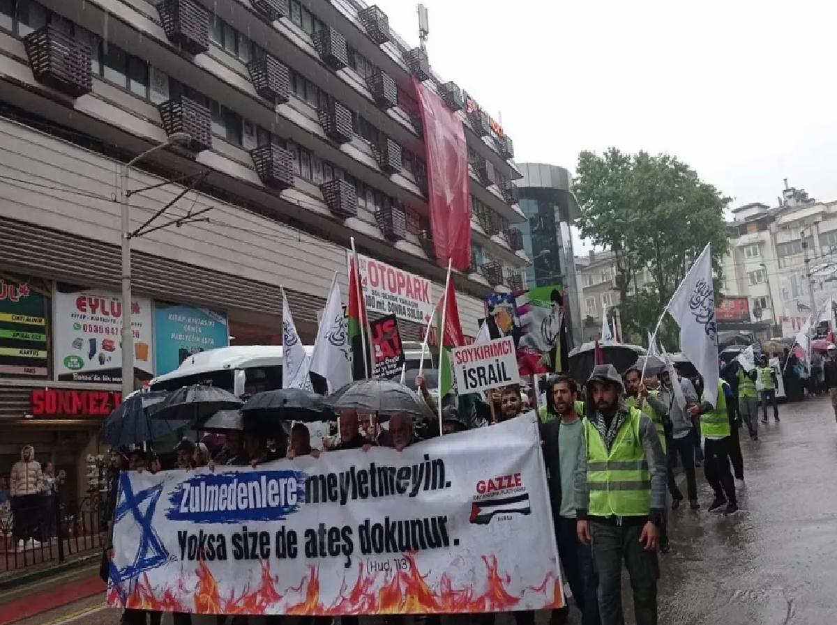 Bursa’da Filistin’e Takviye Yürüyüşü