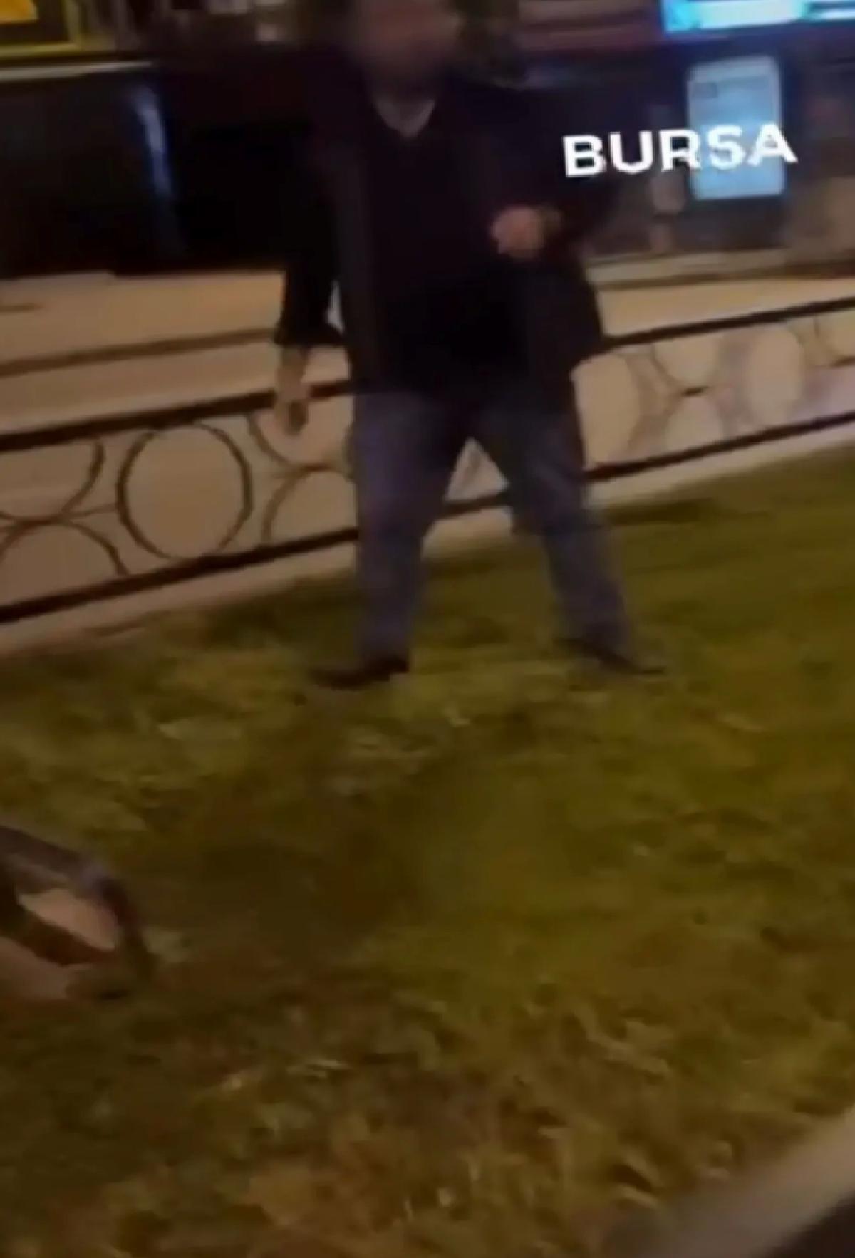 Bursa’da Türk Bayrağına Berbat Taarruz