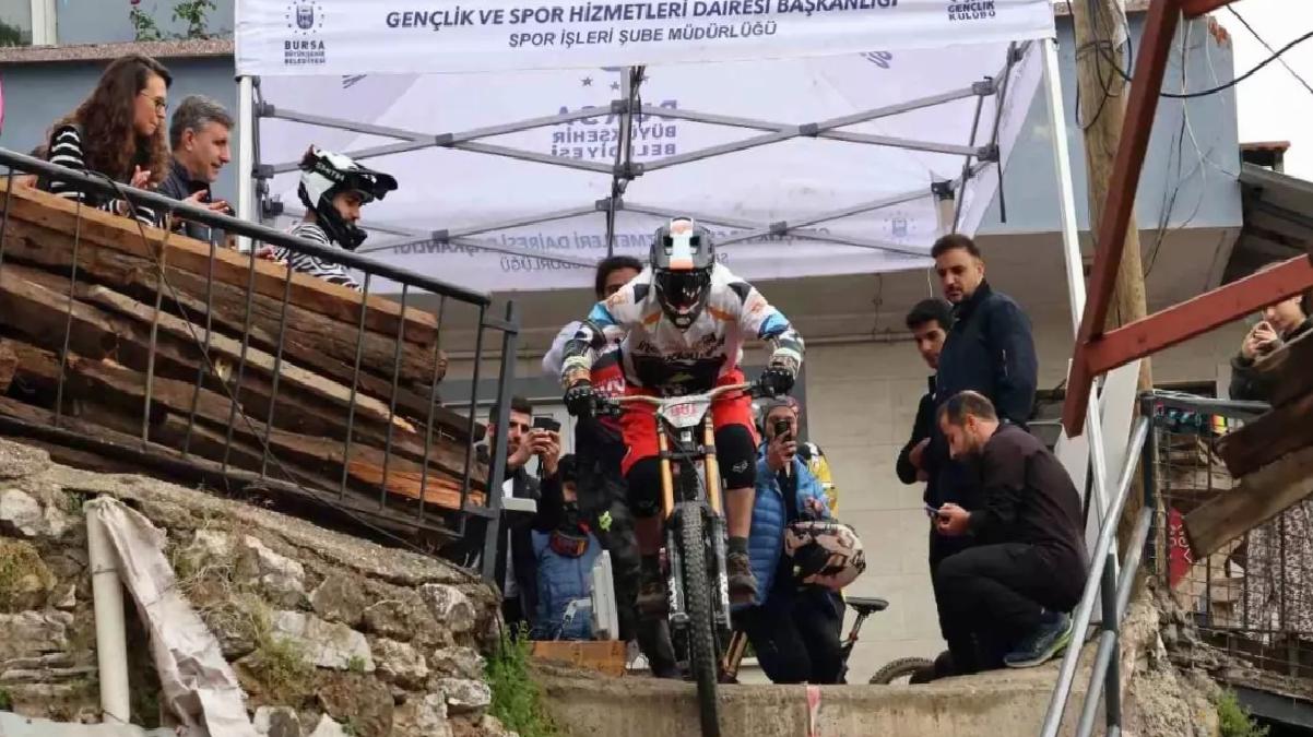 Bursa’da Türkiye’nin Birinci Extrem Bisiklet Yarışı ‘Urban Downhill’ Gerçekleşti