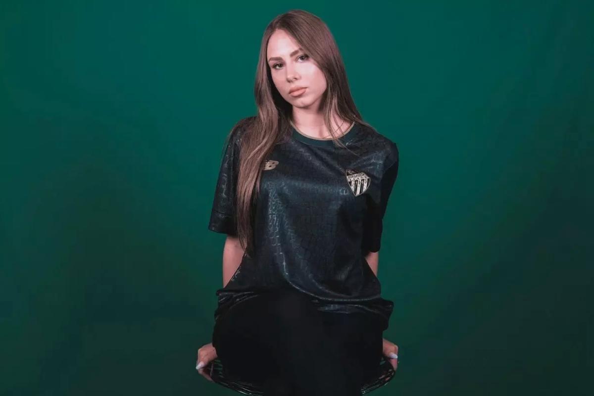 Bursaspor yeni formalarını tanıttı! Taraftarlar o formalara hayran kaldı