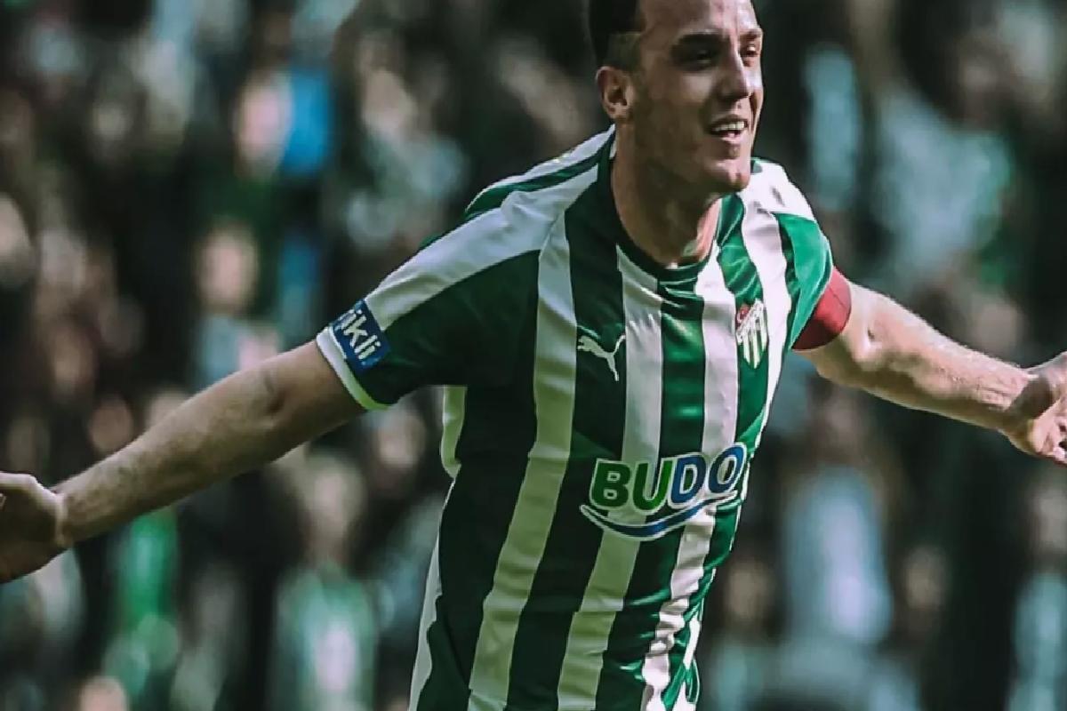 Bursaspor’dan bomba transfer! Muhteşem Lig’den aldılar