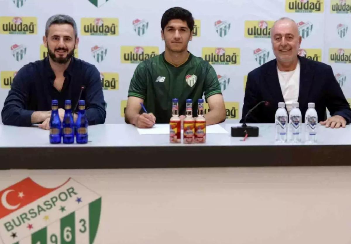 Bursaspor’dan Ensar Duman’a Profesyonel Mukavele