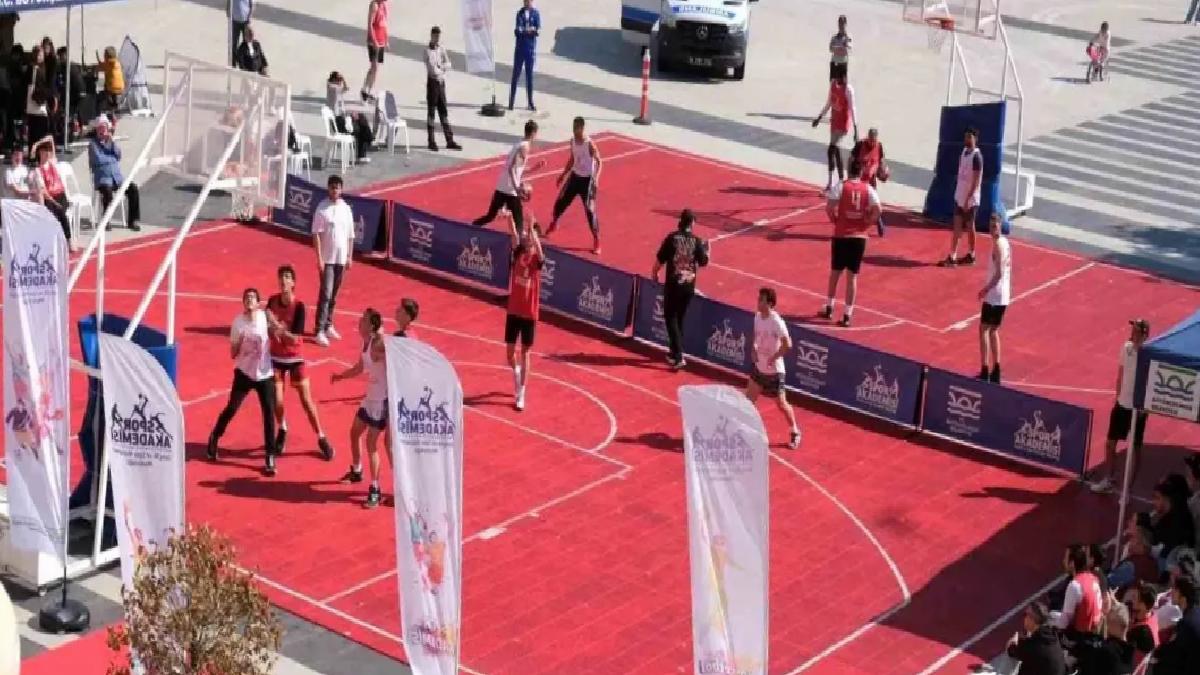 Büyükçekmece’de 3×3 Basketbol Gençlik Kupası Renkli İmgelere Sahne Oldu