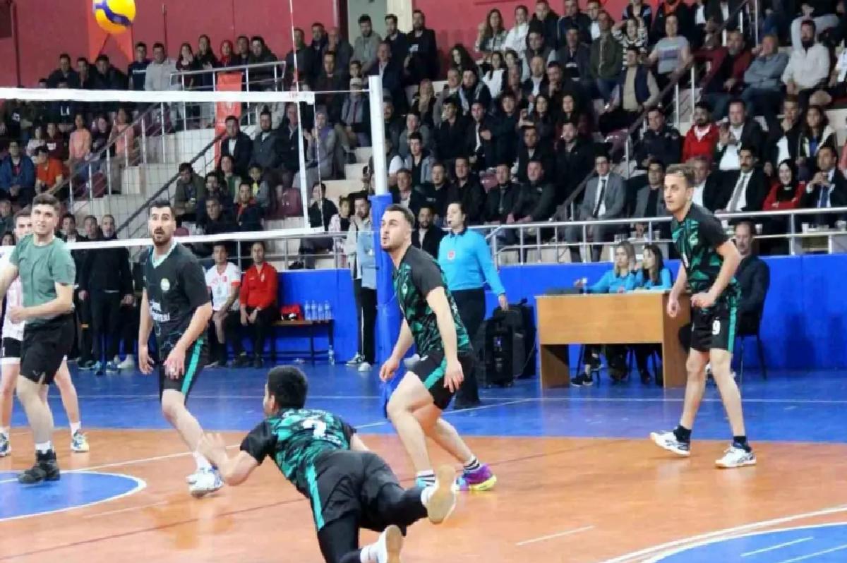 Çal’da Voleybol Turnuvası Şampiyonu Aşikâr Oldu