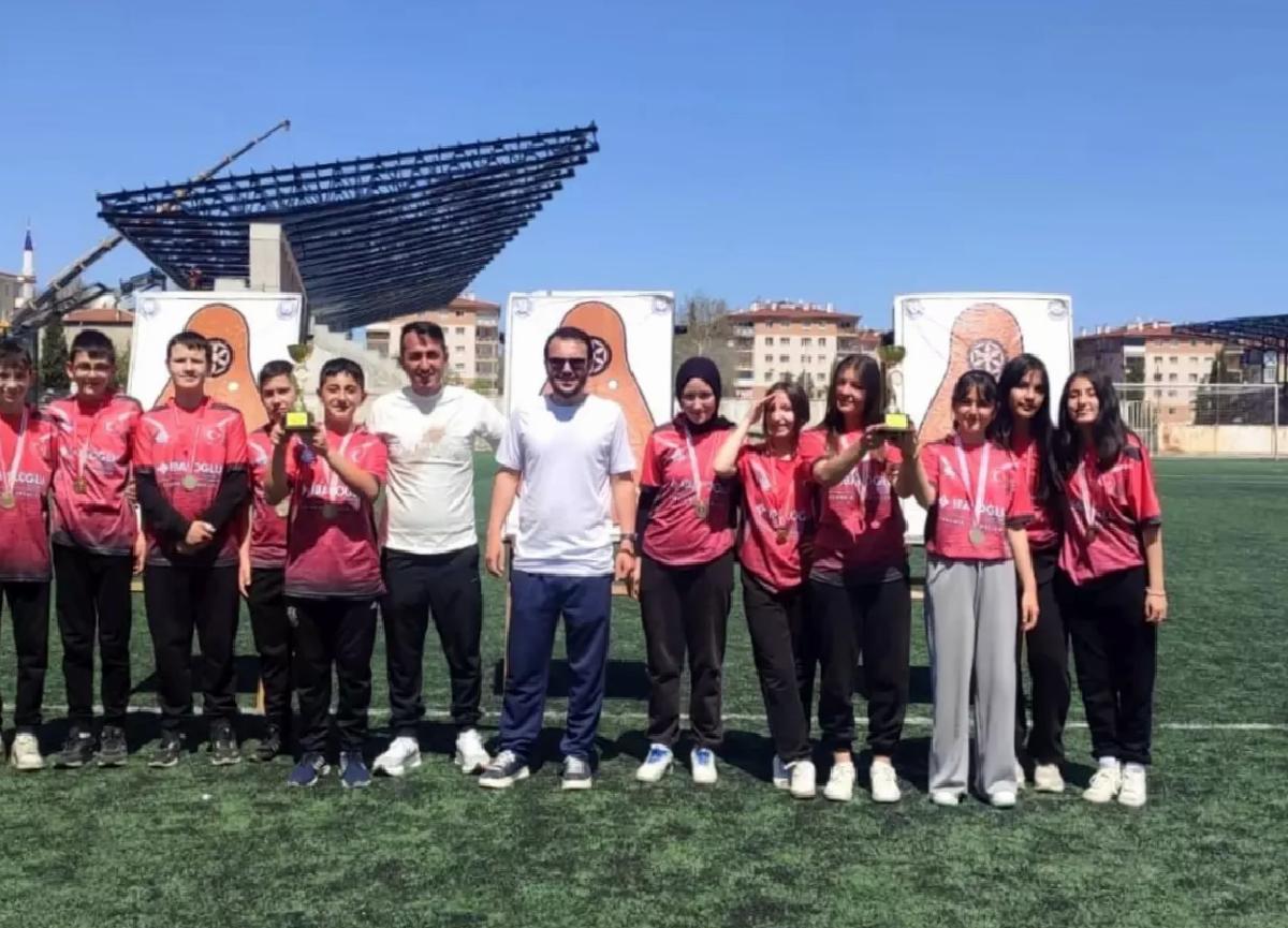 Çaltı Ortaokulu, Klasik Türk Okçuluğu’nda Bilecik Vilayet Birincisi Oldu