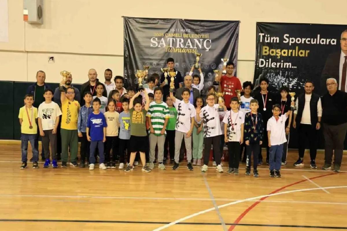 Çameli’de Gençlik ve Spor Bayramı Satranç Turnuvası Gerçekleştirildi