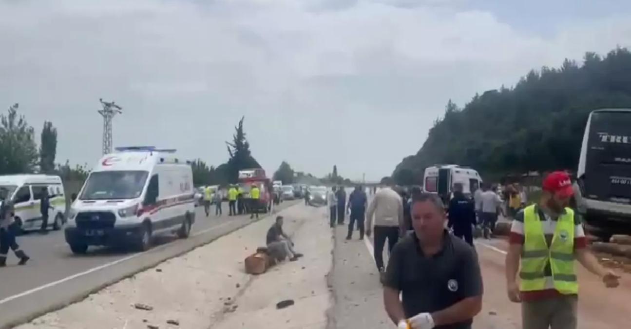 Çanakkale’de Zincirleme Kaza: 6 Meyyit