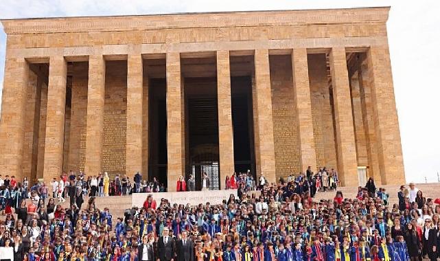 Çankayalı Minik Mezunlar Ceddinin Huzurunda