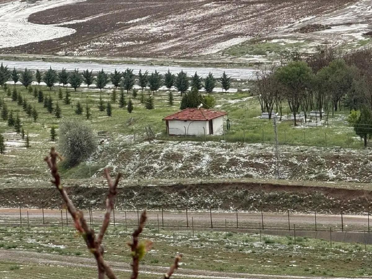 Çankırı’da Sağanak ve Dolu Hasara Yol Açtı