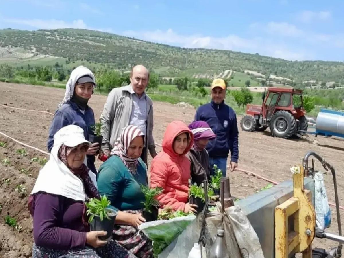 CHP’den Anneler Günü Ziyareti