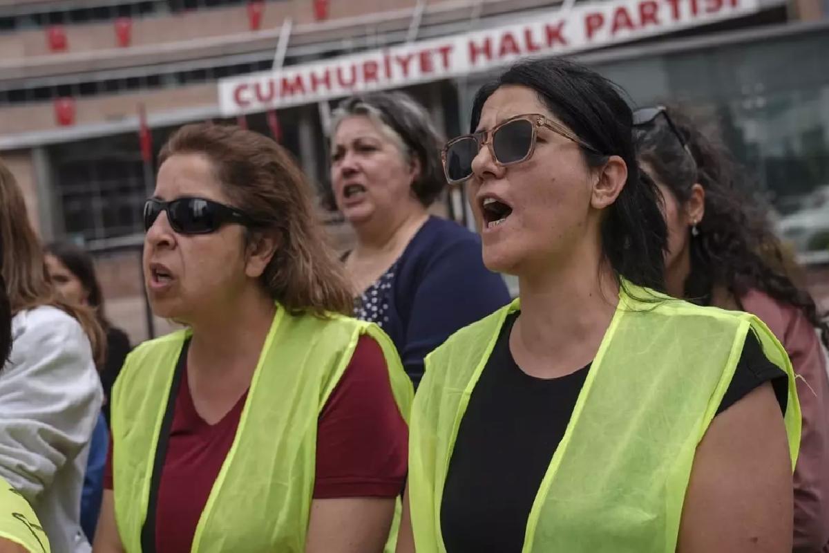 Çiğli Personelleri, CHP Genel Merkezi Önünde Aksiyon Yaptı