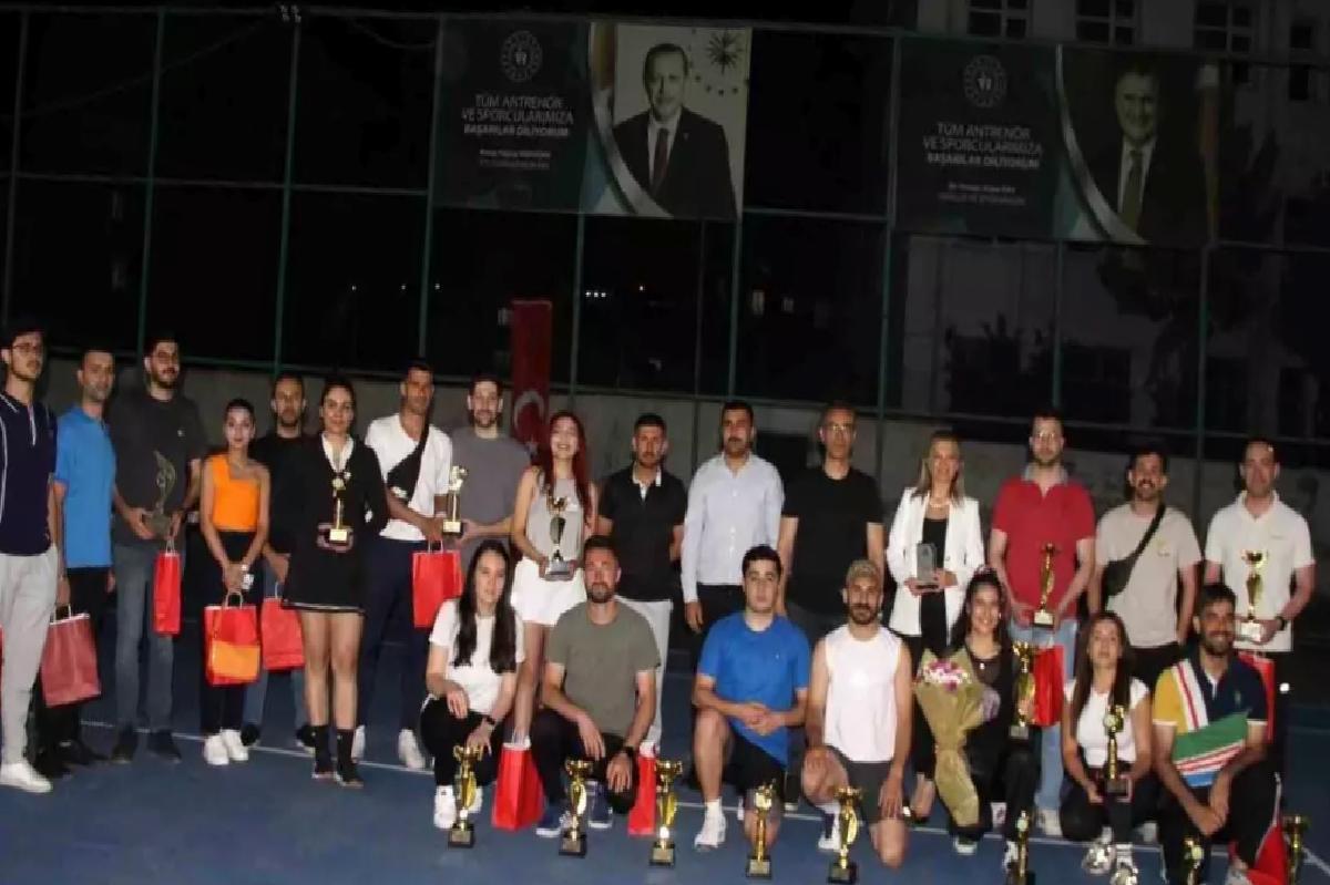 Cizre’de Birinci Tenis Turnuvası Heyecanı