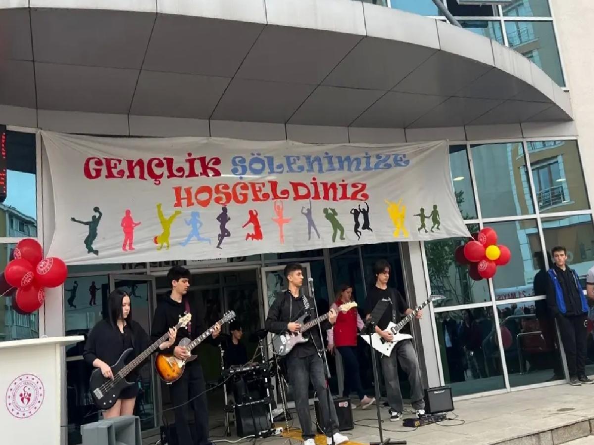 Çorlu’da Gençlik Şöleni Coşkuyla Kutlandı