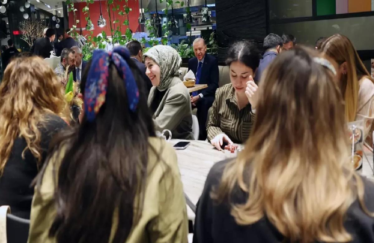 Cumhurbaşkanı Erdoğan, Ankara’da Vatandaşlarla Bir Ortaya Geldi